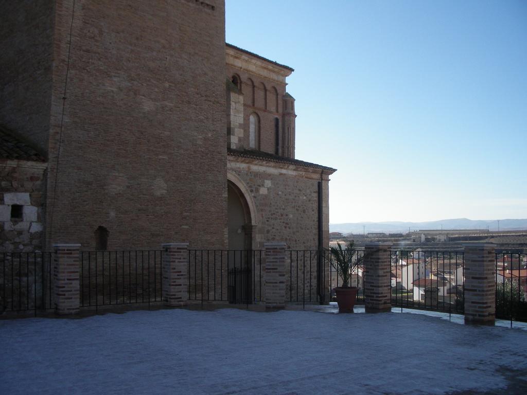 Apartamentos La Fonda Aninon Exteriér fotografie