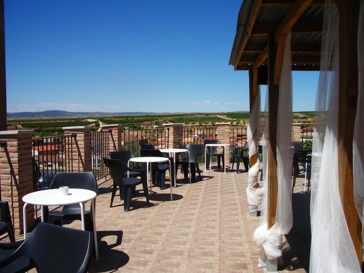 Apartamentos La Fonda Aninon Exteriér fotografie